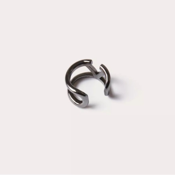 VALENTINO V EAR CUFF - Picture 4 of 6